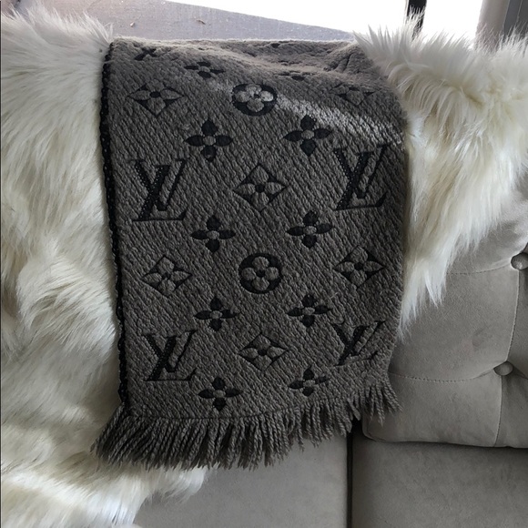 Louis Vuitton Accessories - Louis Vuitton scarf